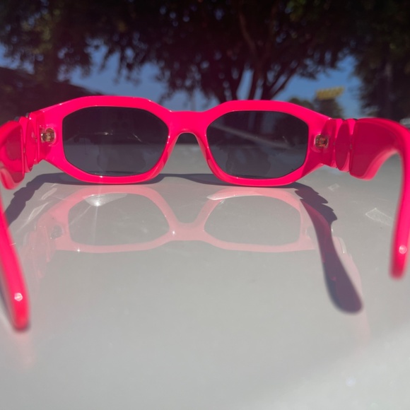 Versace Sunglasses VE4361 Pink Biggie Sunglasses Fuxia Fluo Medusa Rectangle main image 3